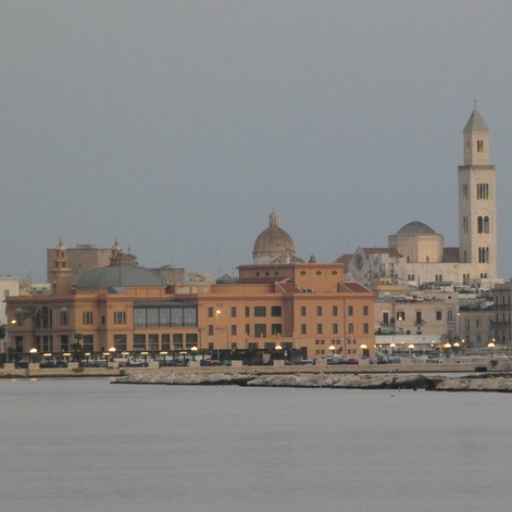 Bari lungomare cattedrale Margherita